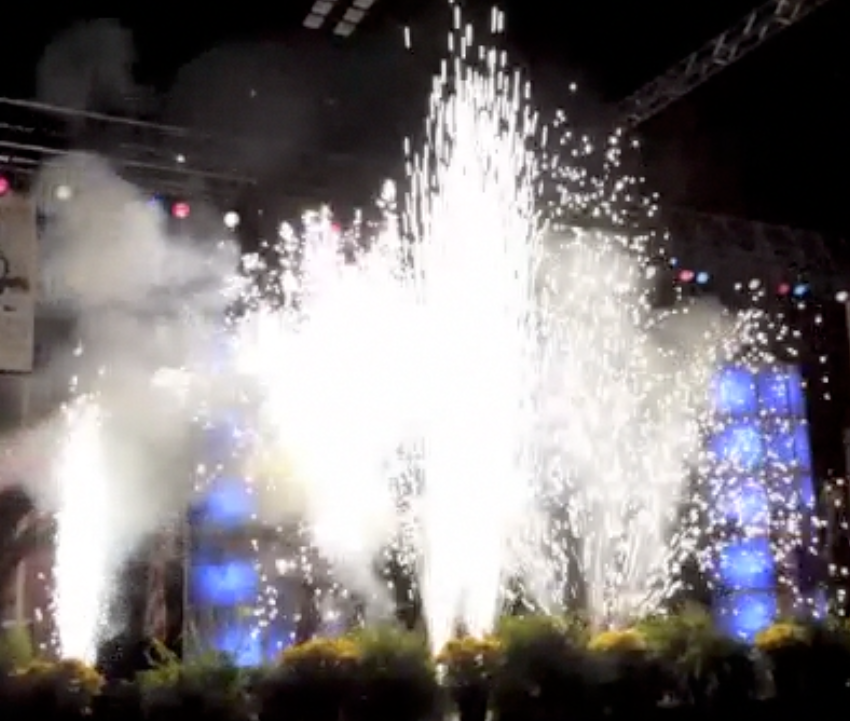 indoor pyrotechnics gerbs fill the stage